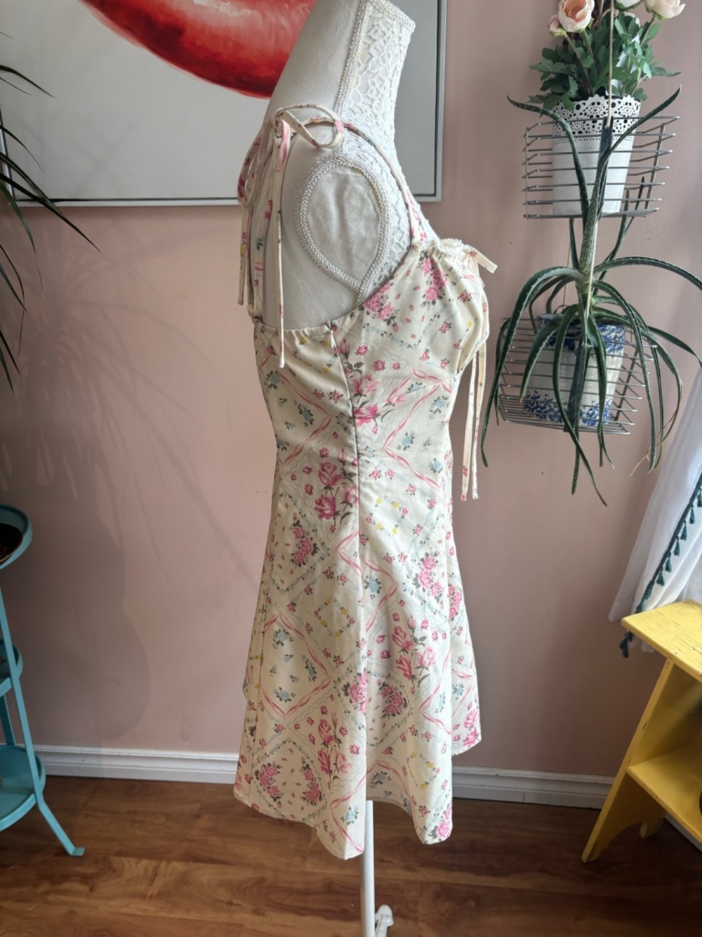 Feminine Cream & Pink Floral Print Cider A-Line Mini Dress, Sz Medium - Picture 2 of 14